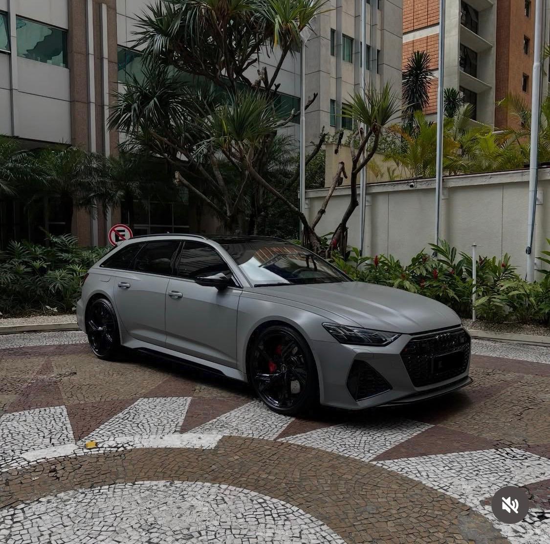 Audi RS6 Avant Performance 2026 em destaque