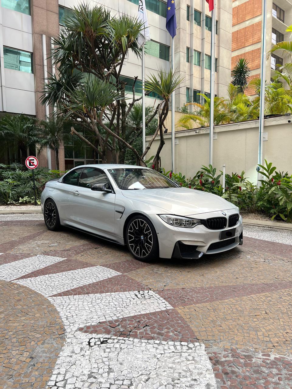 BMW M4 Cabriolet 2015 em destaque