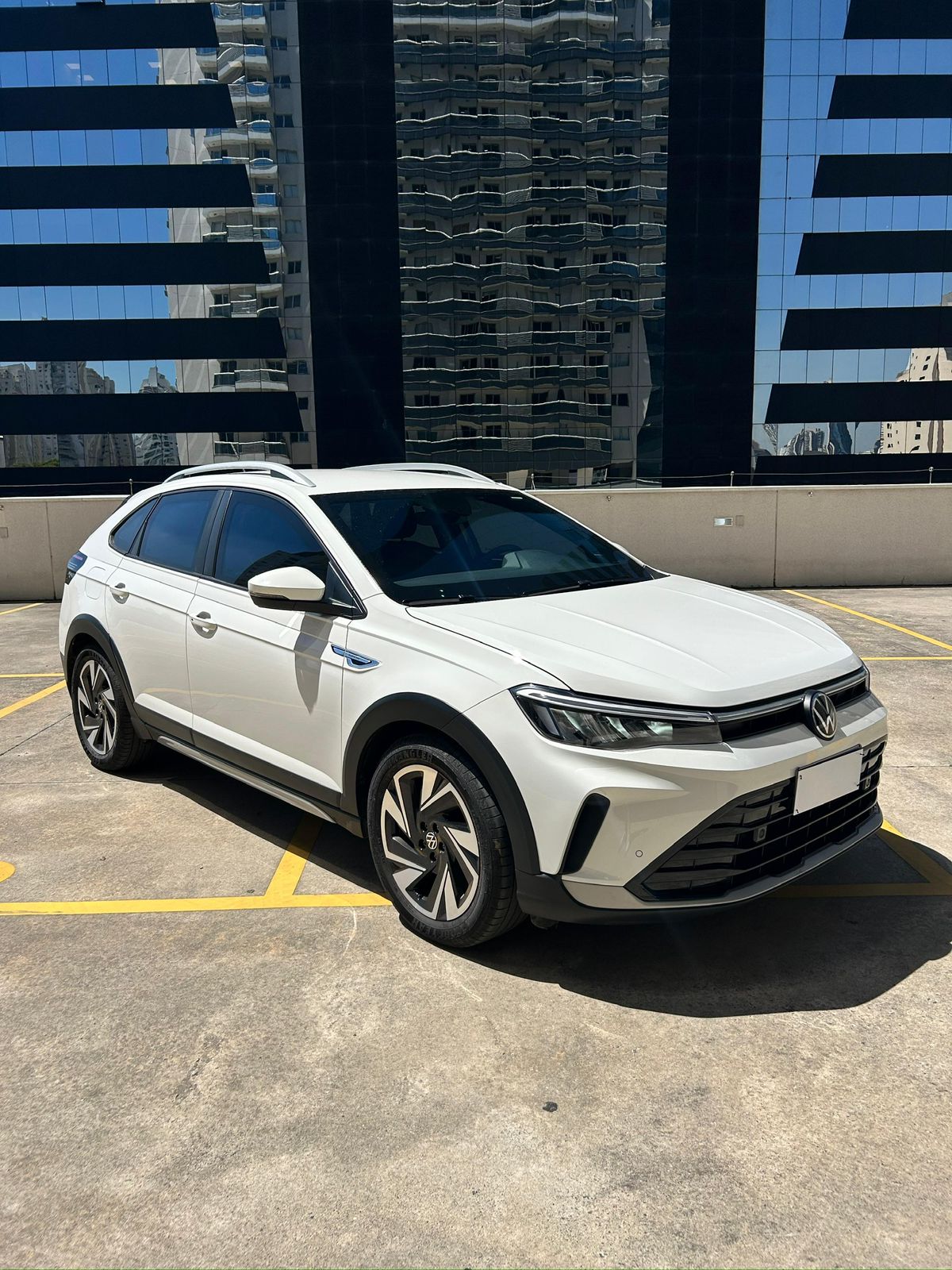 VW Nivus Highline 2025 em destaque